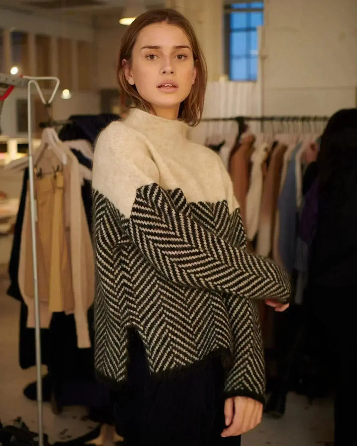 Louise turtleneck sweater Luvy Boutique