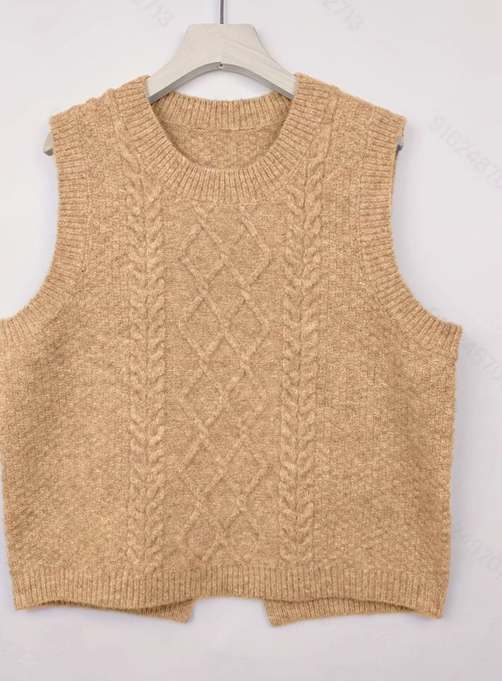Women's Cable-Knit Sleeveless Sweater Vest Round Neck