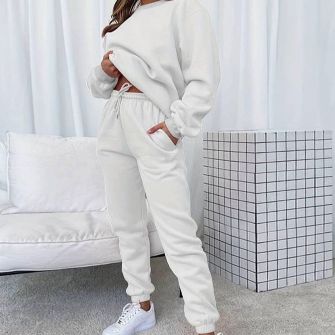Women's Relaxed Matching Sweatshirt Jogger Two-Piece Set - White