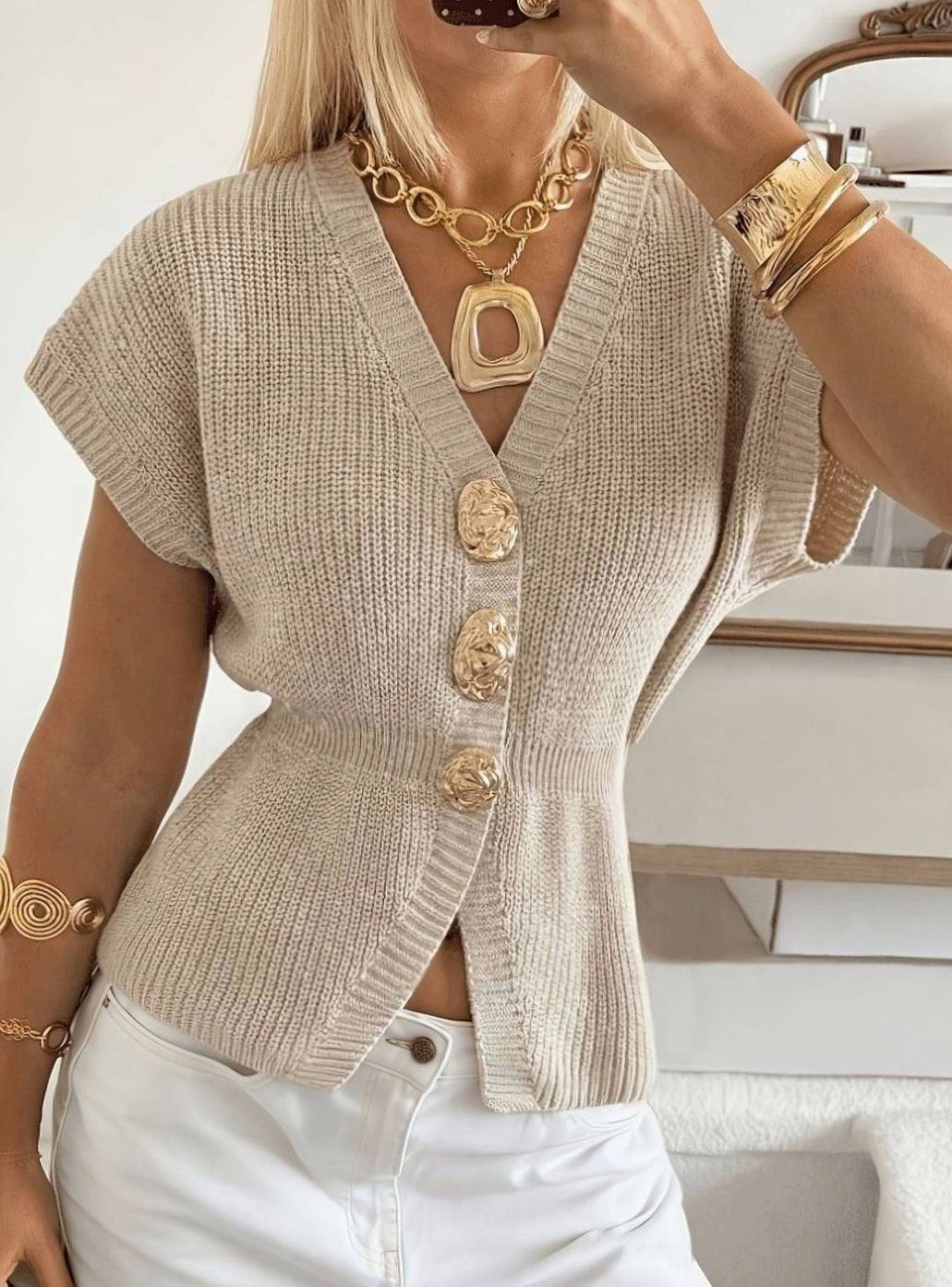 Women's V-Neck Gold-Button Sleeveless Knit Cardigan - Apricot