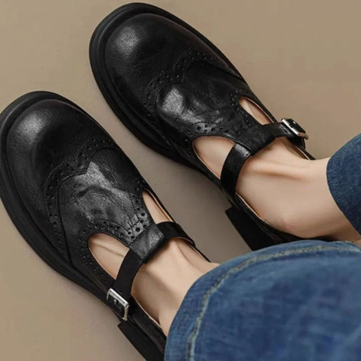 Women's Vintage Brogue Leather T-Strap Mary Jane Flats - Black